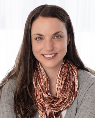 Photo of Danielle Lithwick, Registered Psychotherapist in Ottawa, ON