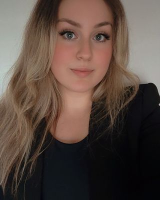 Photo of Alexandria Mercer, Registered Psychotherapist (Qualifying), BA, MACP(C)