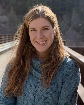 Photo of Jenna Raymond, Clinical Social Work/Therapist
