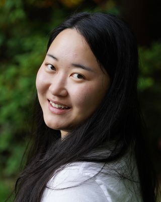 Photo of Flora Jinghan Bi, Counsellor, MCP, RCC
