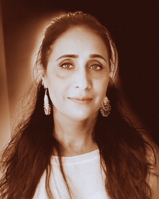 Photo of Tasneem Shikoh, Psychotherapist in Beaconsfield, England