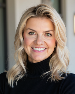 Photo of Lauren Collier, Psychiatric Nurse Practitioner, DNP, PMHNP, PMH-C