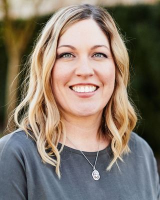 Photo of Lindsay McIntosh (Drewlo), Counsellor in Langley, BC