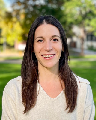 Photo of Becca Ickowicz, Pre-Licensed Professional