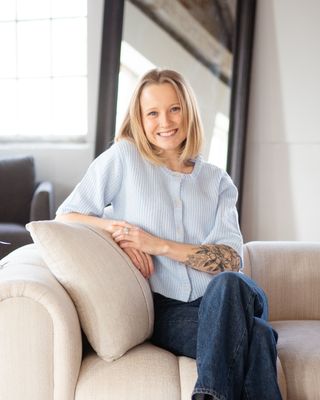 Photo of Lauren Adam, Registered Psychotherapist (Qualifying), MACP