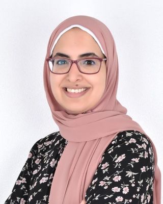 Photo of Maryam Einshouka, RPQ, MBBS, MHSc, Registered Psychotherapist (Qualifying)