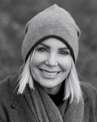 Photo of Samantha Watts, Psychotherapist, MA, MBACP