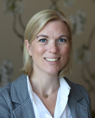 Photo of Louise Morris, Psychotherapist in Surrey, England