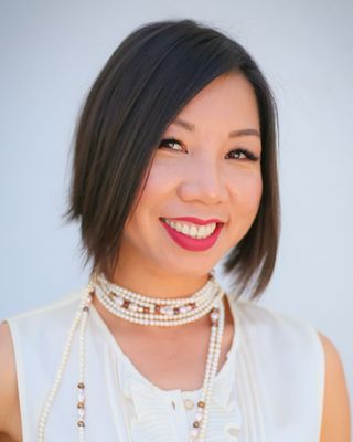 Photo of Van Thuy Nguyen, LCSW, Clinical Social Work/Therapist