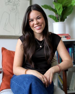 Photo of Mika Graviet, Marriage & Family Therapist, LGMFT