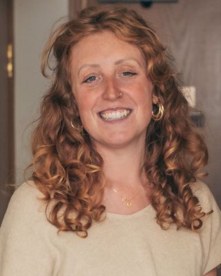 Photo of Steph Pickerill, MA, UKCP Trainee, Psychotherapist