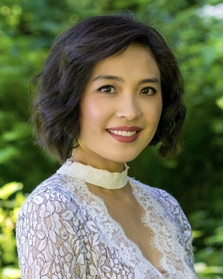 Photo of Quynh Dinh, Counselor in Tacoma, WA