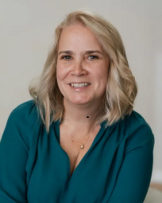 Photo of Elizabeth Shannon-Sinclair, Counsellor, MBACP