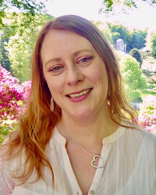 Photo of Nicola Rhodes, Psychotherapist, DCounsPsych, MBACP