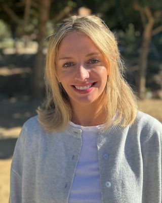 Photo of Isabelle Lofrese, Marriage & Family Therapist Associate, APCC, AMFT, MA