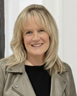 Photo of Elizabeth McCue-Cunningham, Clinical Social Work/Therapist, MSW, LSW, CSSW