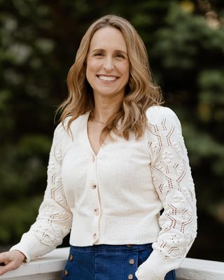 Photo of Kate E Kneifel, Clinical Social Work/Therapist, MSW, LCSW, EMDR