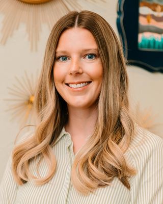 Photo of Annie Revere, Licensed Professional Counselor Associate