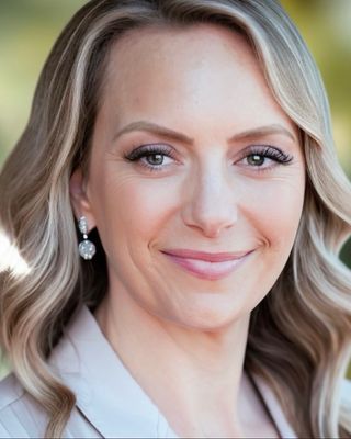 Photo of Olyvia Ray, Psychiatric Nurse Practitioner, FNP-C, PMHNP