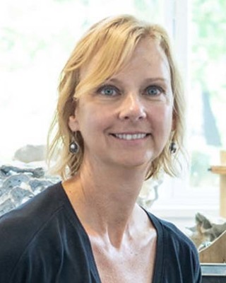 Photo of Julia Hunt, LCSW, BCD, TMHP, Clinical Social Work/Therapist