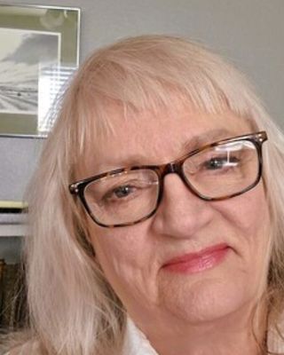 Photo of Lynn Holliman, Clinical Social Work/Therapist