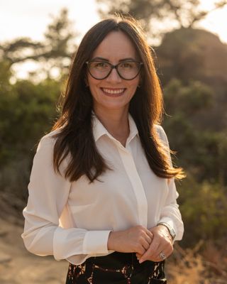 Photo of Dana Pasculescu, Marriage & Family Therapist, MS, LMFT