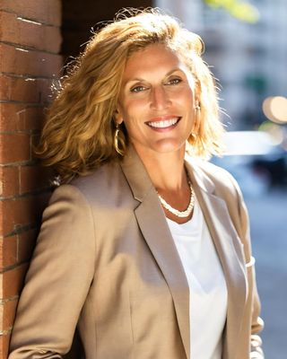 Photo of Karen Symanowicz, Counselor, LMHC, LCPC, LPCC, EMDR