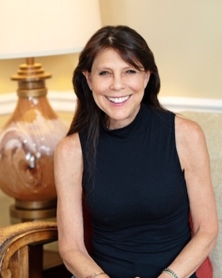 Photo of Julie Ingber, LMHC, CEMDRT, MEd, Counselor in Jacksonville