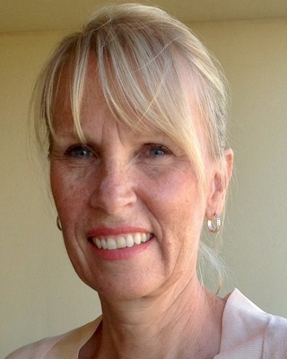 Photo of Leslie Walker, MA, MEd, BEd, BA, Registered Psychotherapist