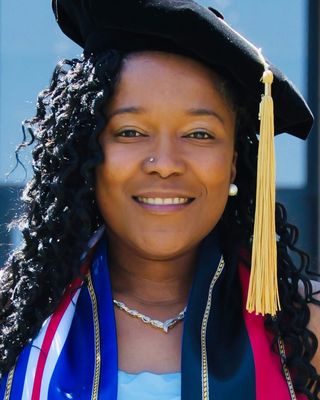 Photo of Dr. Lilian D Silva, Psychiatric Nurse Practitioner, DNP, PMHNP