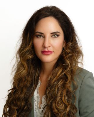 Photo of Kamila Jelinkova, Psychotherapist, MA, ICP