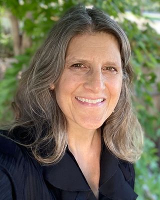 Photo of Lori Oswald, Clinical Social Work/Therapist, LCSW