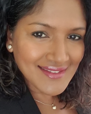 Photo of Roohinee Santram, Clinical Social Work/Therapist