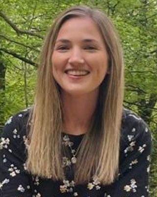 Photo of Yana Tushingham, Psychologist, MSc, PsyBA General