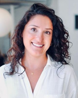 Photo of Stephanie Toyias, Clinical Social Work/Therapist in Brookline, MA