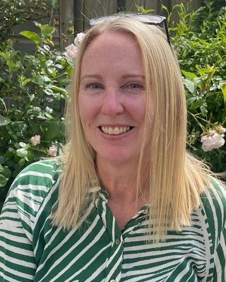 Photo of Susan Elizabeth Hoult, Counsellor, MNCPS Acc.