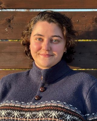 Photo of Liv Noël Dakkak - Liv Noël Dakkak: EMDR for Queer Neurodiverse folks, Registered Social Worker, MSW, RSW