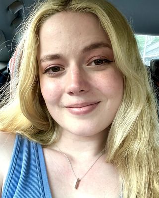 Photo of Rhiannon Hunt-Bull, Registered Psychotherapist, BA