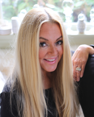 Photo of Sage Navarra, Clinical Social Work/Therapist, MSW, LCSW