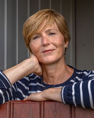 Photo of Jo Whale, Counsellor, MNCPS Acc.