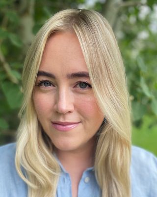 Photo of Betsy Carlson, Pre-Licensed Professional in Fort Greene, Brooklyn, NY