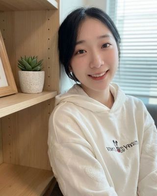Photo of April Wang, Marriage & Family Therapist Associate, MA, LMFTA