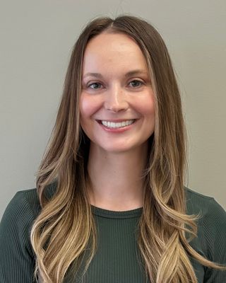 Photo of Dr. Hayley Meadows, Psychologist, PhD, HSP