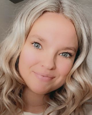 Photo of Courtney MacLellan, Registered Mental Health Counselor Intern, MA, RMHCI