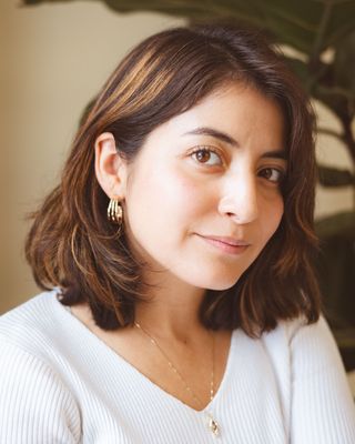 Photo of Jessica Hoyos, Marriage & Family Therapist in Chicago, IL