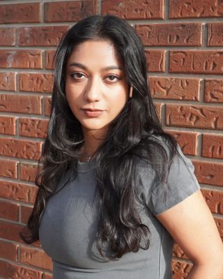 Photo of Mavra Wasim, Registered Psychotherapist (Qualifying), MA, HBSc