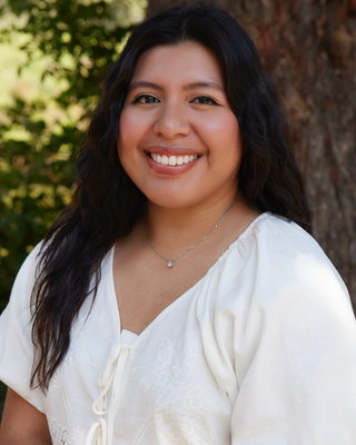 Photo of Angelica Cruz, Marriage & Family Therapist, LMFT, CGP