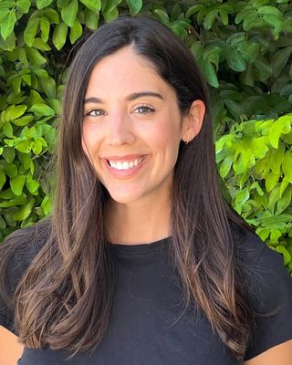 Photo of Alyssa Autterson, Licensed Professional Counselor Associate, LPC-A, Anxiety, EMDR, Trauma, Couples