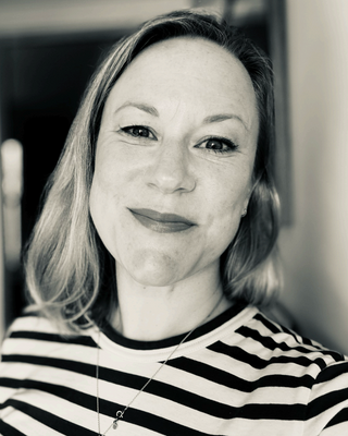 Photo of Lyndsay Roberts Rayne, Psychotherapist, MA, MUKCP