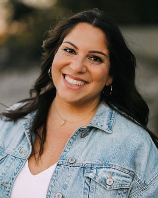 Photo of Andrea De Luca, Registered Social Worker, BA, BSW, RSW, MACP, RP-Q